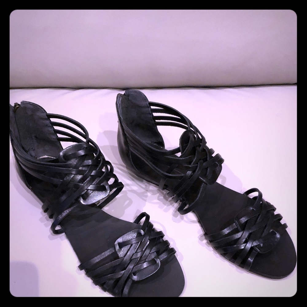 STEVE MADDEN BLACK STRAPPY SANDALS